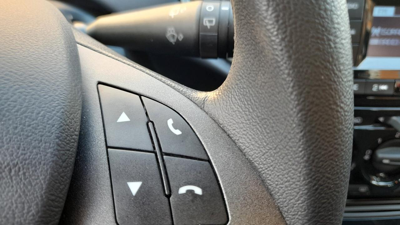 Lancia Ypsilon 1.0 FireFly 5 porte S&S Hybrid Silver