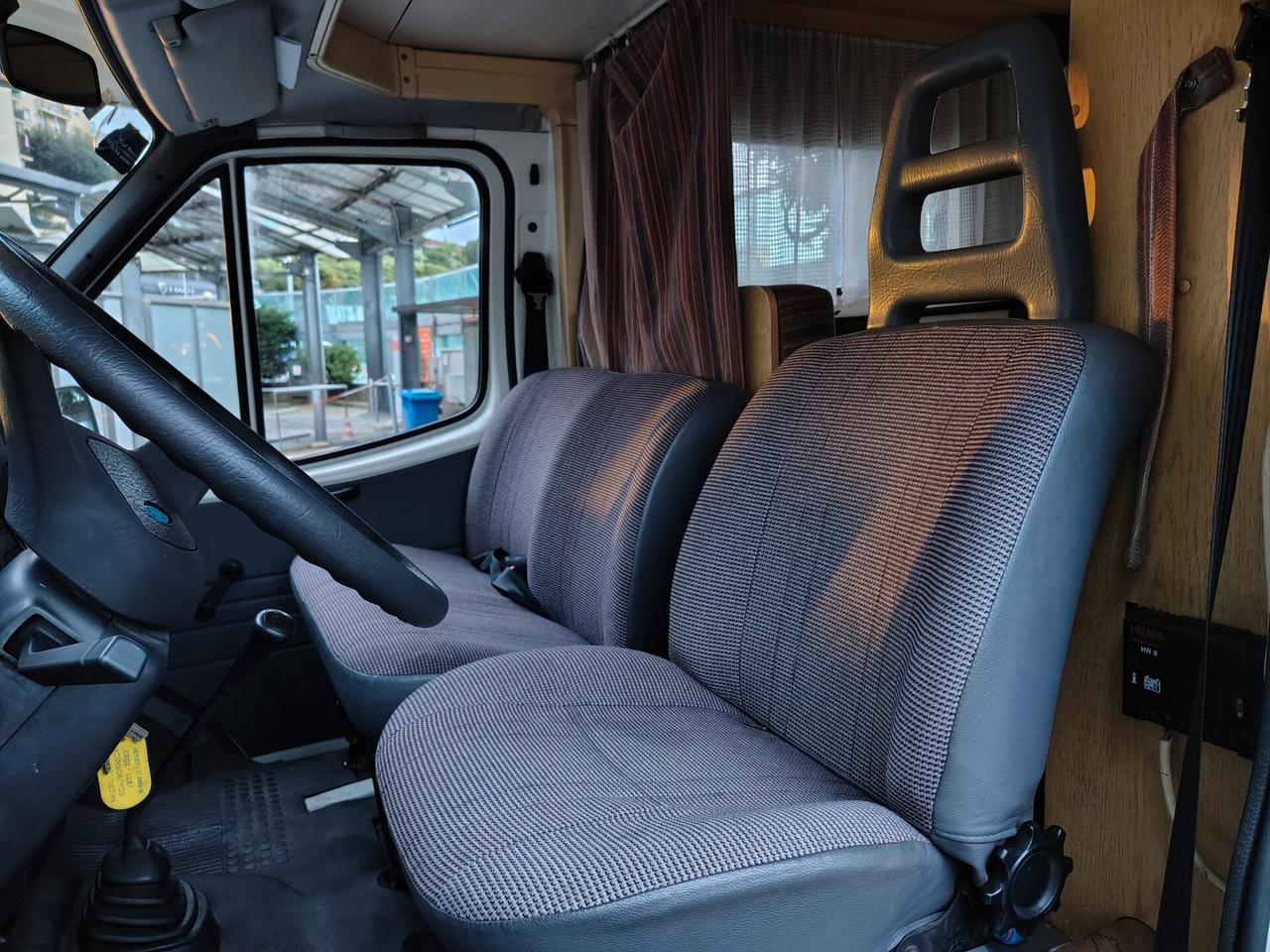 Ford transit camper 5 6 posti. Gasolio 2.5 posti puro