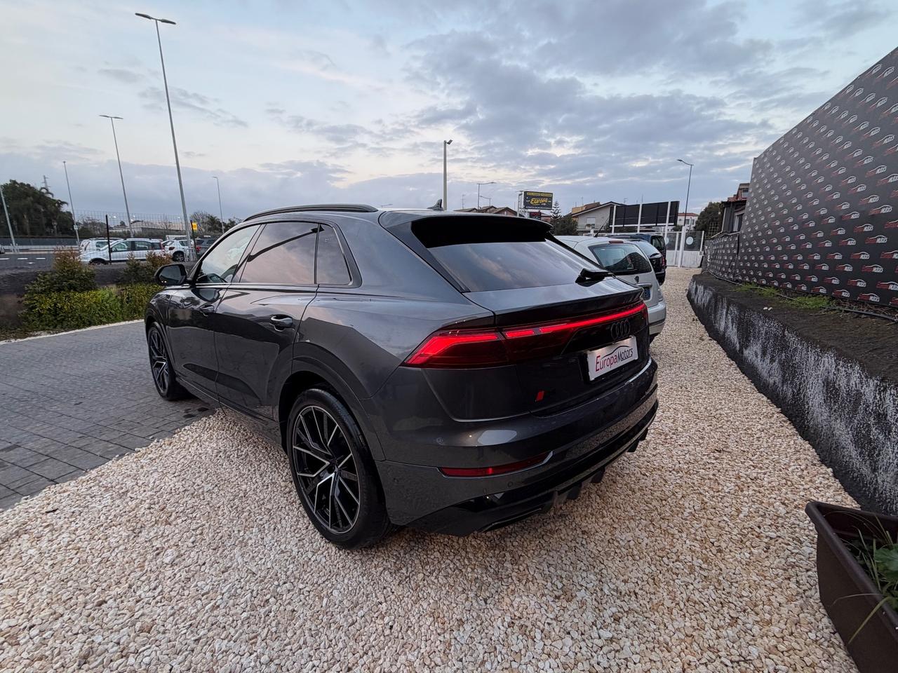 Audi Q8 SUV TDI quattro 210 kW tiptronic S line edition TETTO