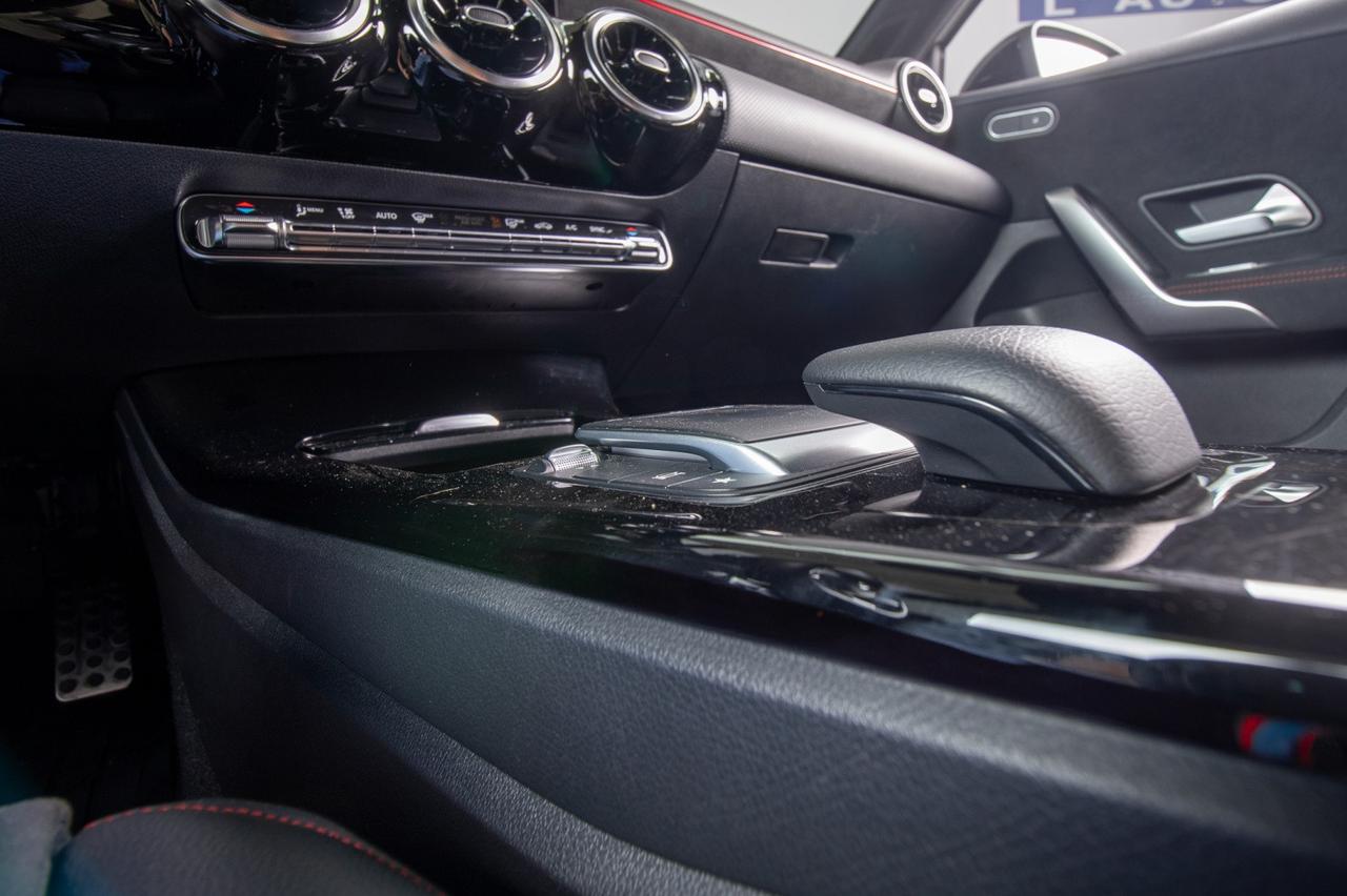 Mercedes-Benz A 180 Premium Amg Night Auto 136 Cv