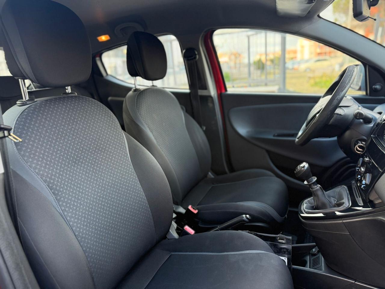 Lancia Ypsilon 1.2 69 CV 5 porte Gold , NEOPATENTATI