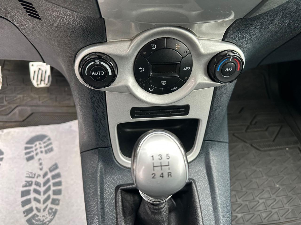 Ford Fiesta 1.4 3 porte Bz.- GPL Titanium