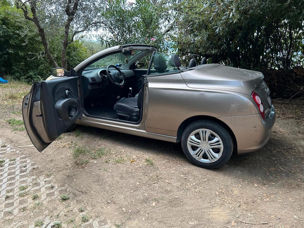 Nissan Micra C+C 1.6 16V Tekna