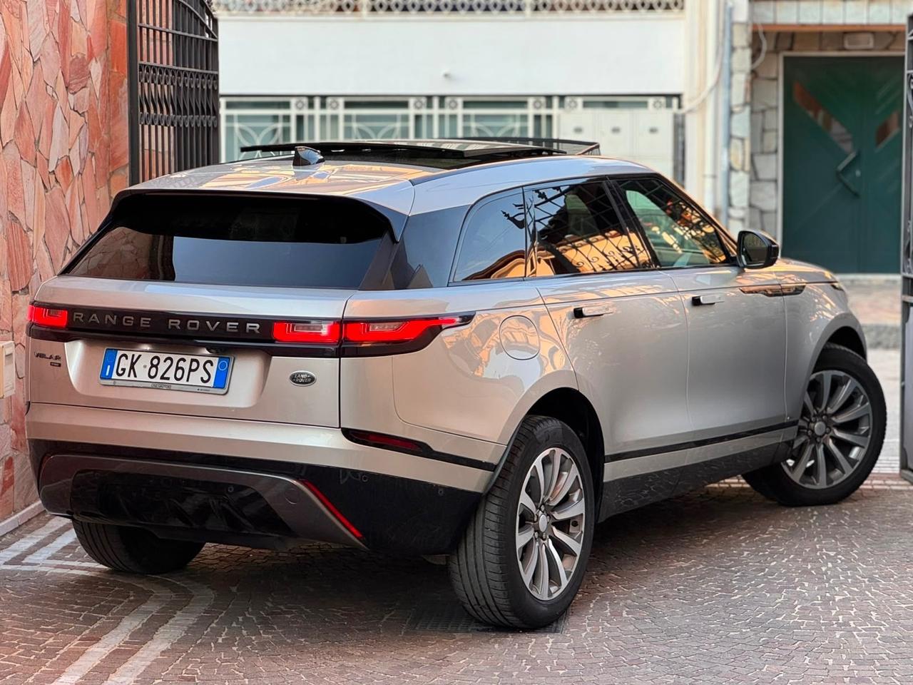 Land Rover Range Velar 2.0D I4 180 CV R-Dynamic SE
