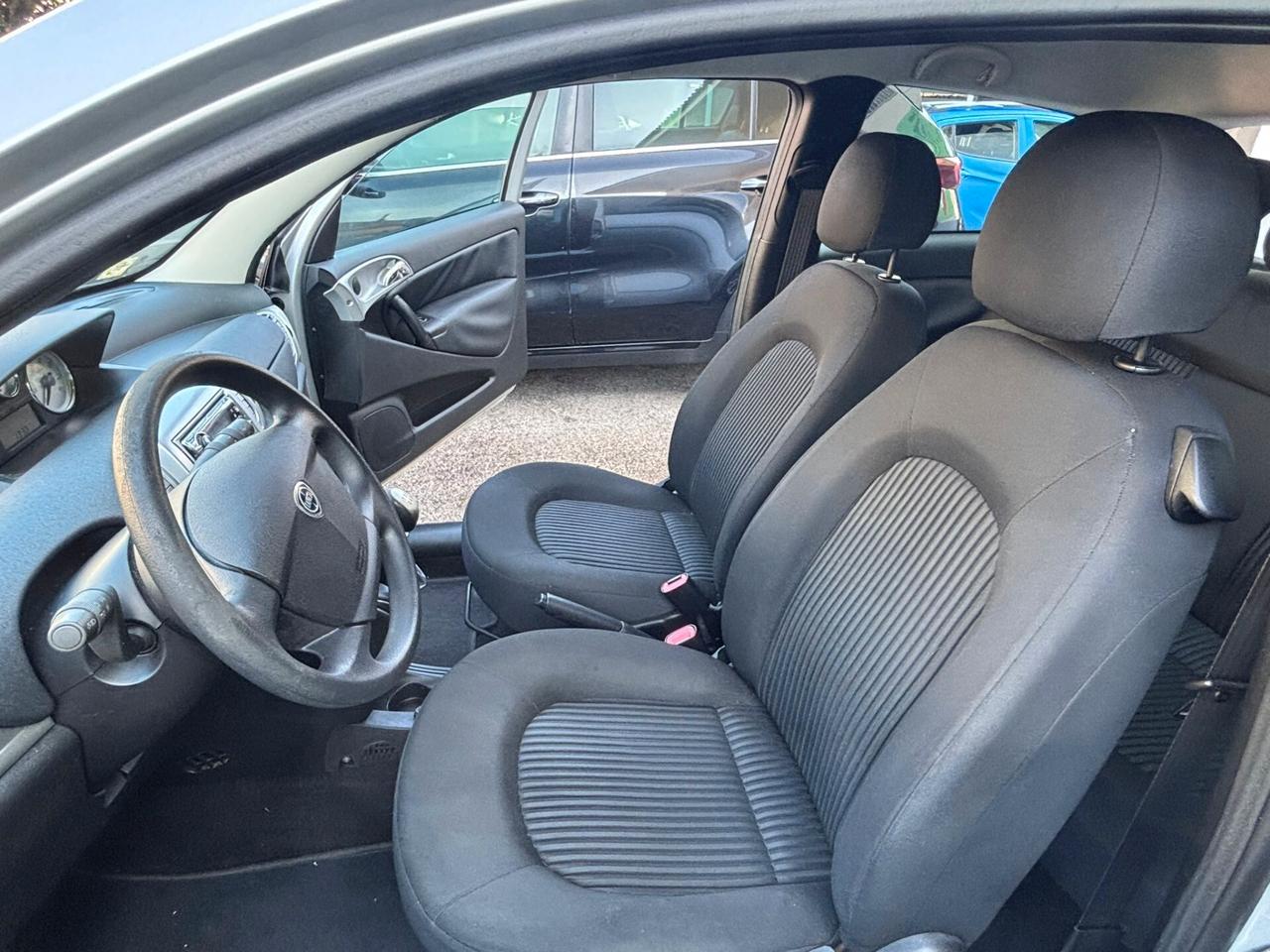 Lancia Ypsilon 1.4 Platino