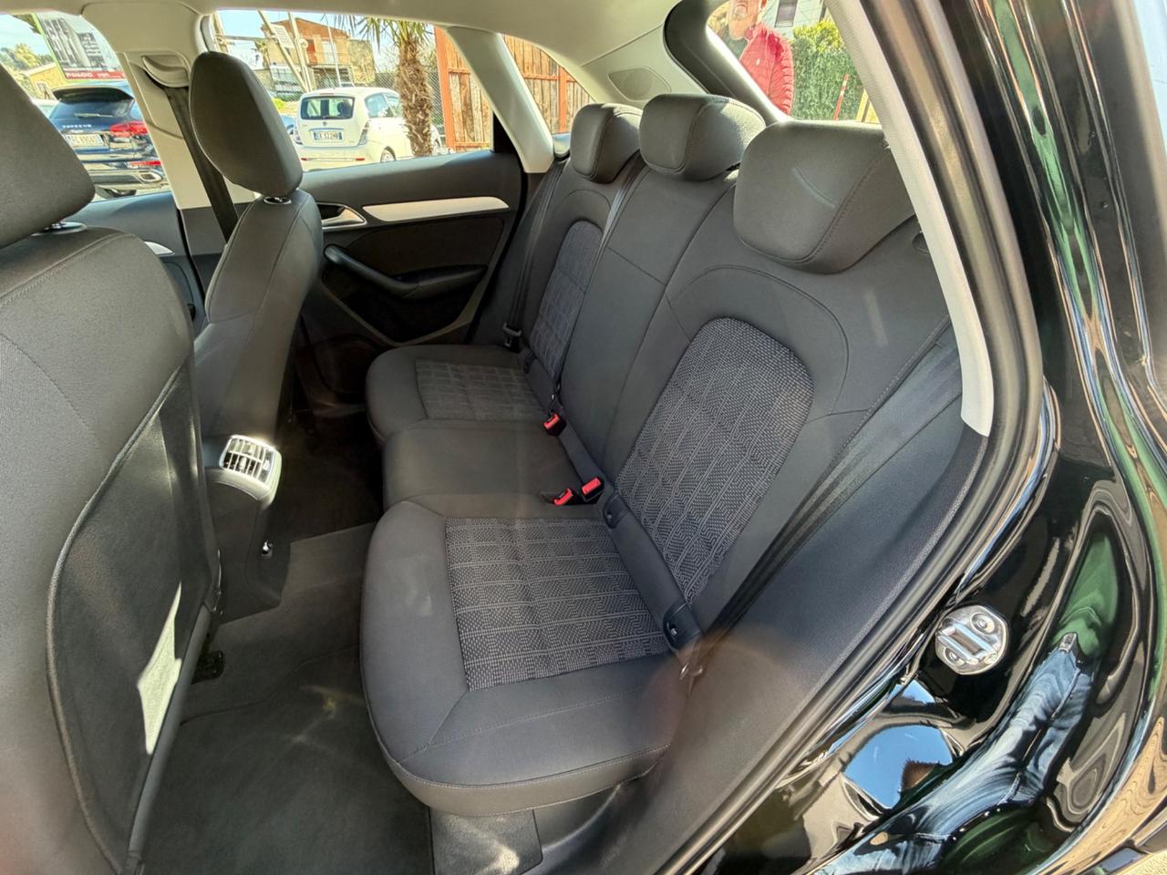 Audi Q3 2.0 TDI 120 CV Business