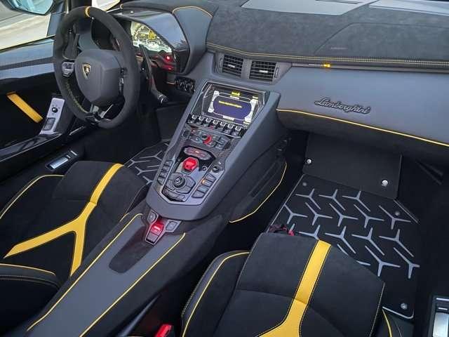 Lamborghini Aventador Roadster 6.5 SVJ 770 1/800 Ad Personam SVJ Carbon