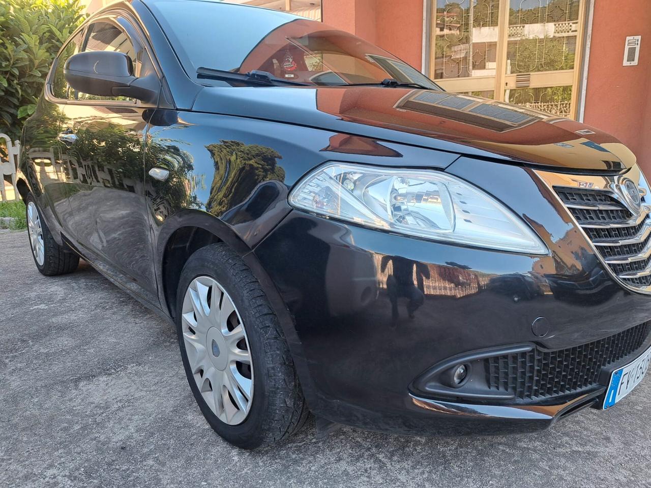 Lancia Ypsilon 1.3 MJT 16V 95 CV 5 porte S&S Silver
