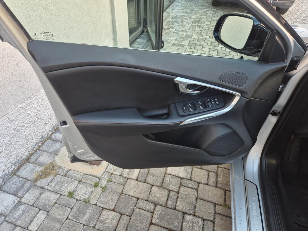 Volvo V40 T2