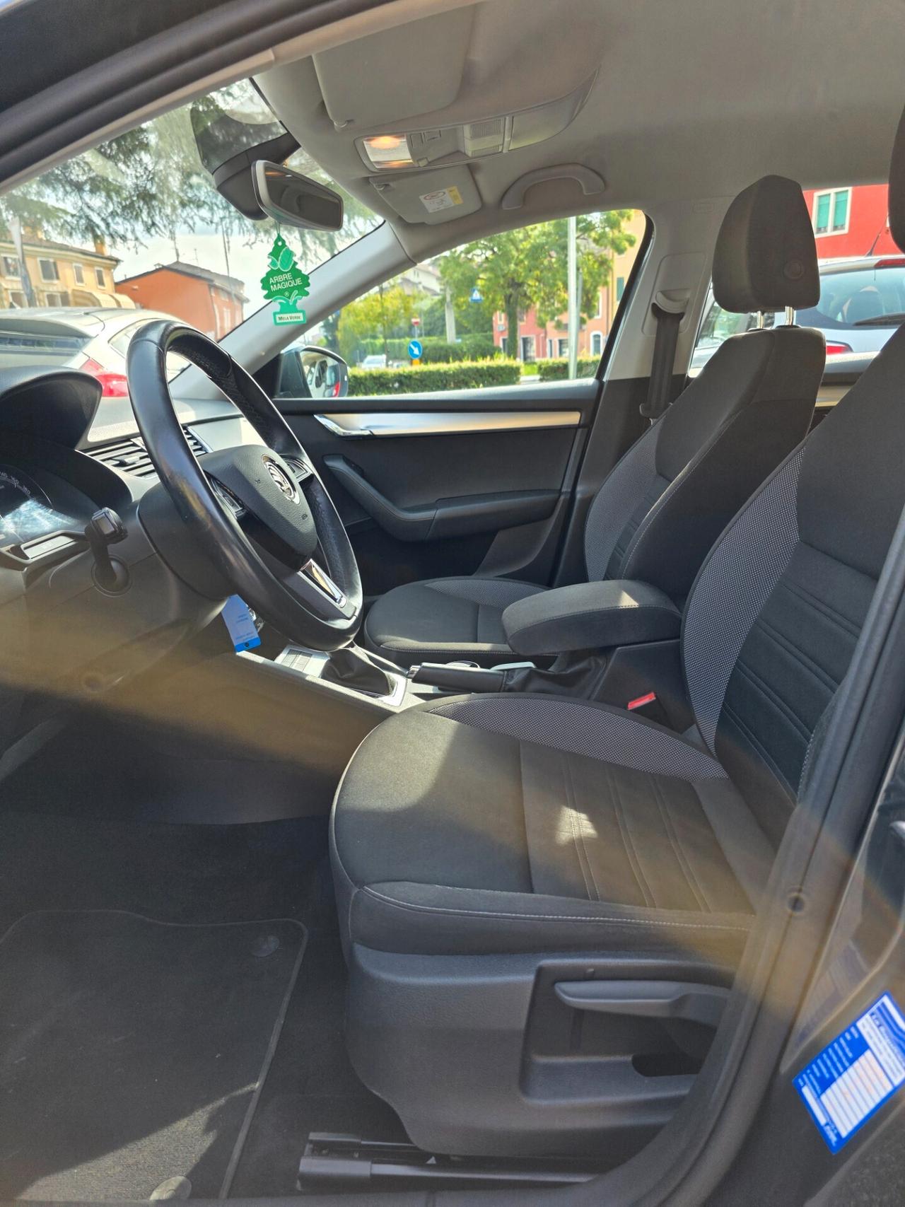 Skoda Octavia 2.0 TDI SCR 150 CV DSG Wagon Executive