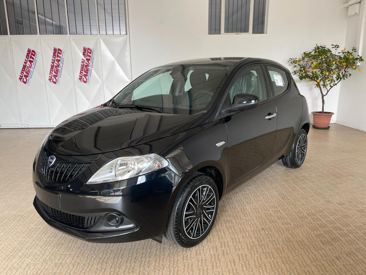 Lancia Ypsilon 1.0 FireFly 5 porte S&S Hybrid Oro