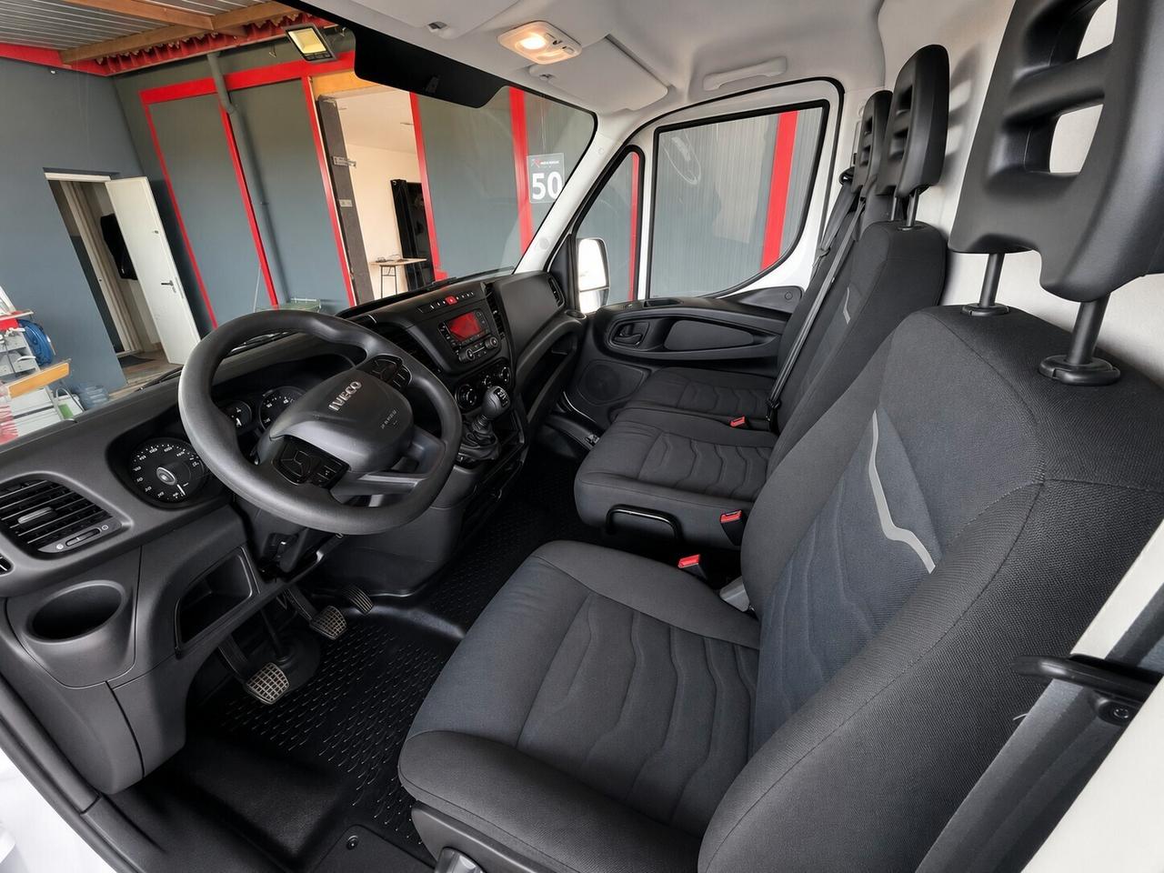 IVECO DAILY 35-120 2.3 DIESEL 116 CV - FURGONE - AZIENDALE