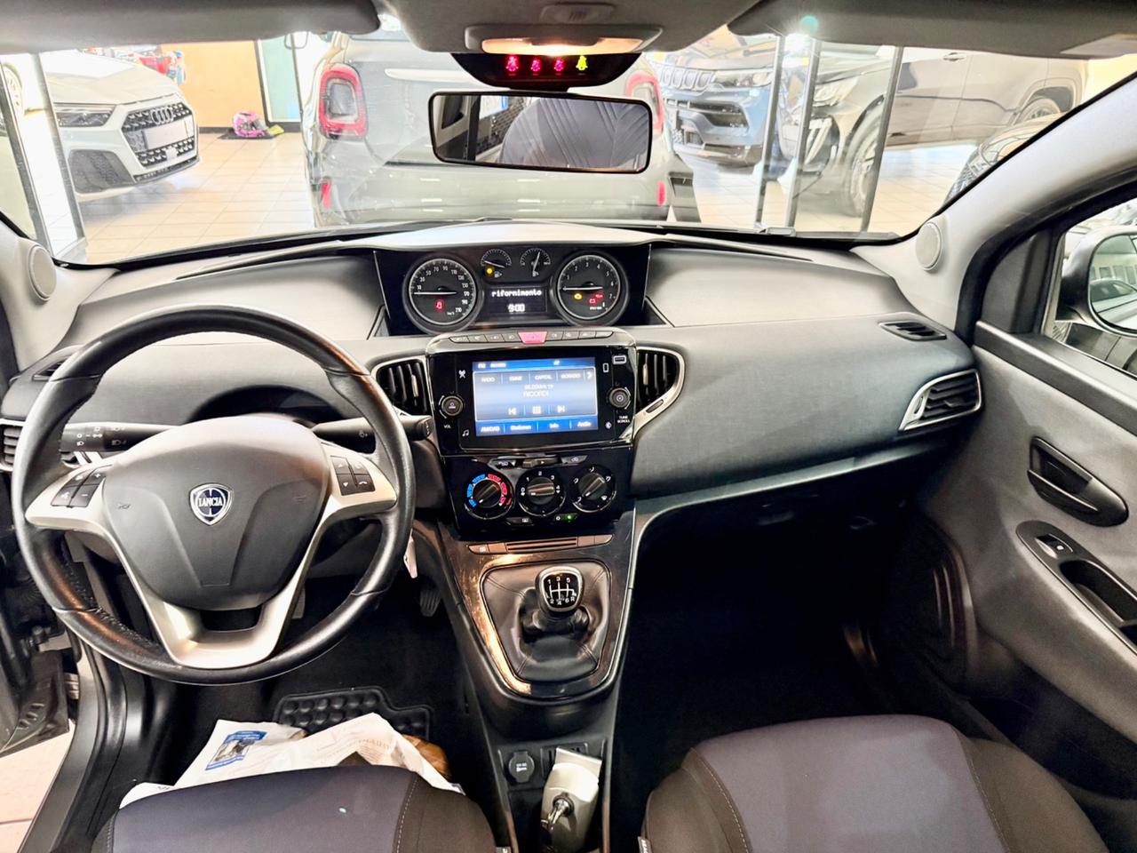 Lancia Ypsilon 1.0 FireFly 5 porte S&S Hybrid Gold