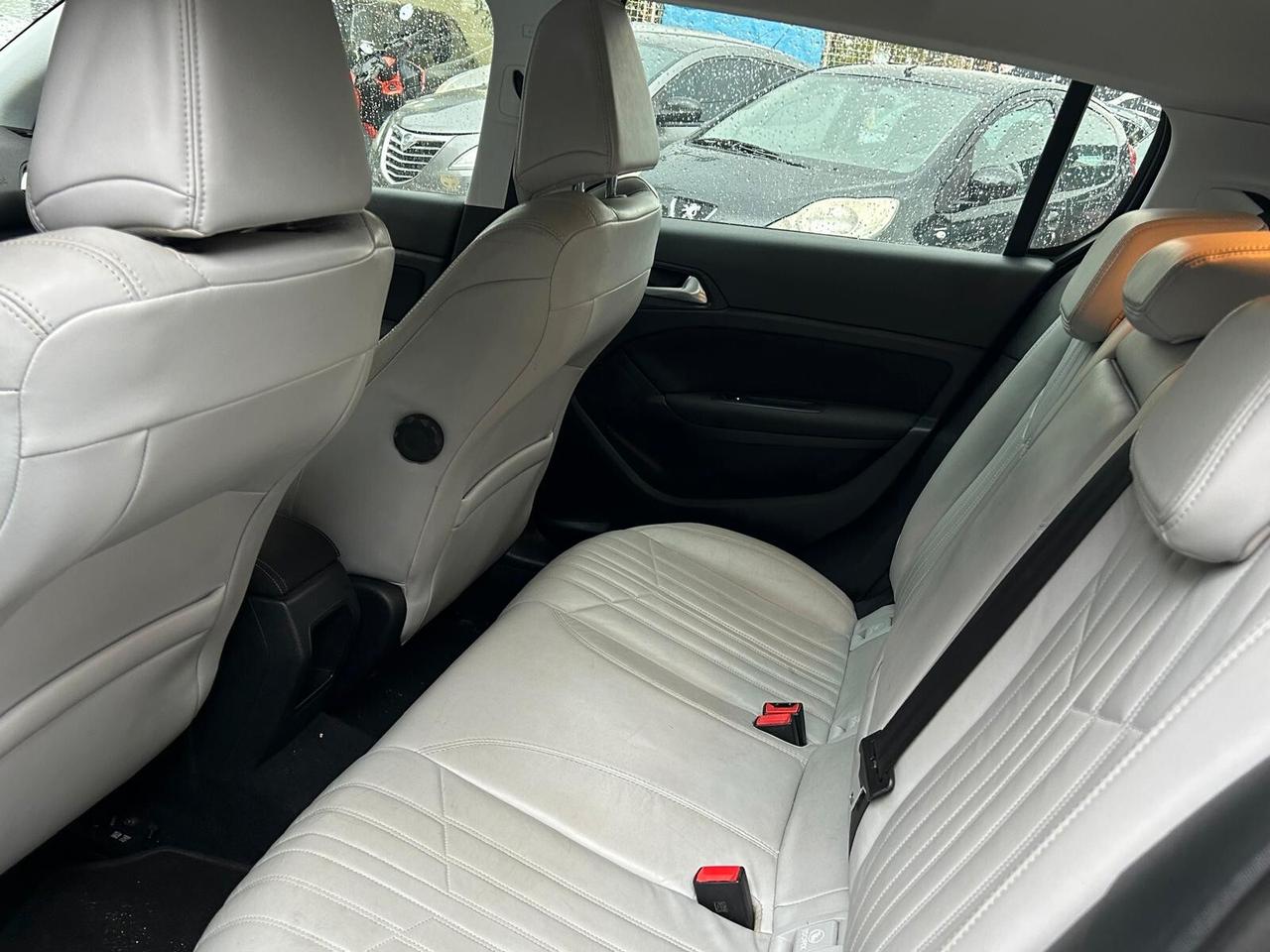 Peugeot 308 BlueHDi 100 S&S Business