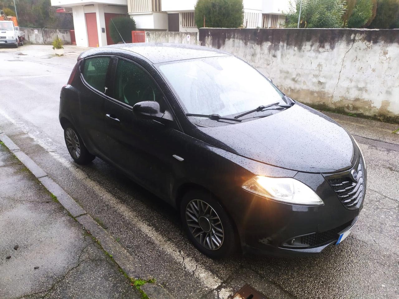 Lancia Ypsilon 1.2 69 CV 5p GPL Ecochic BOMBOLA NUOVA - 2014