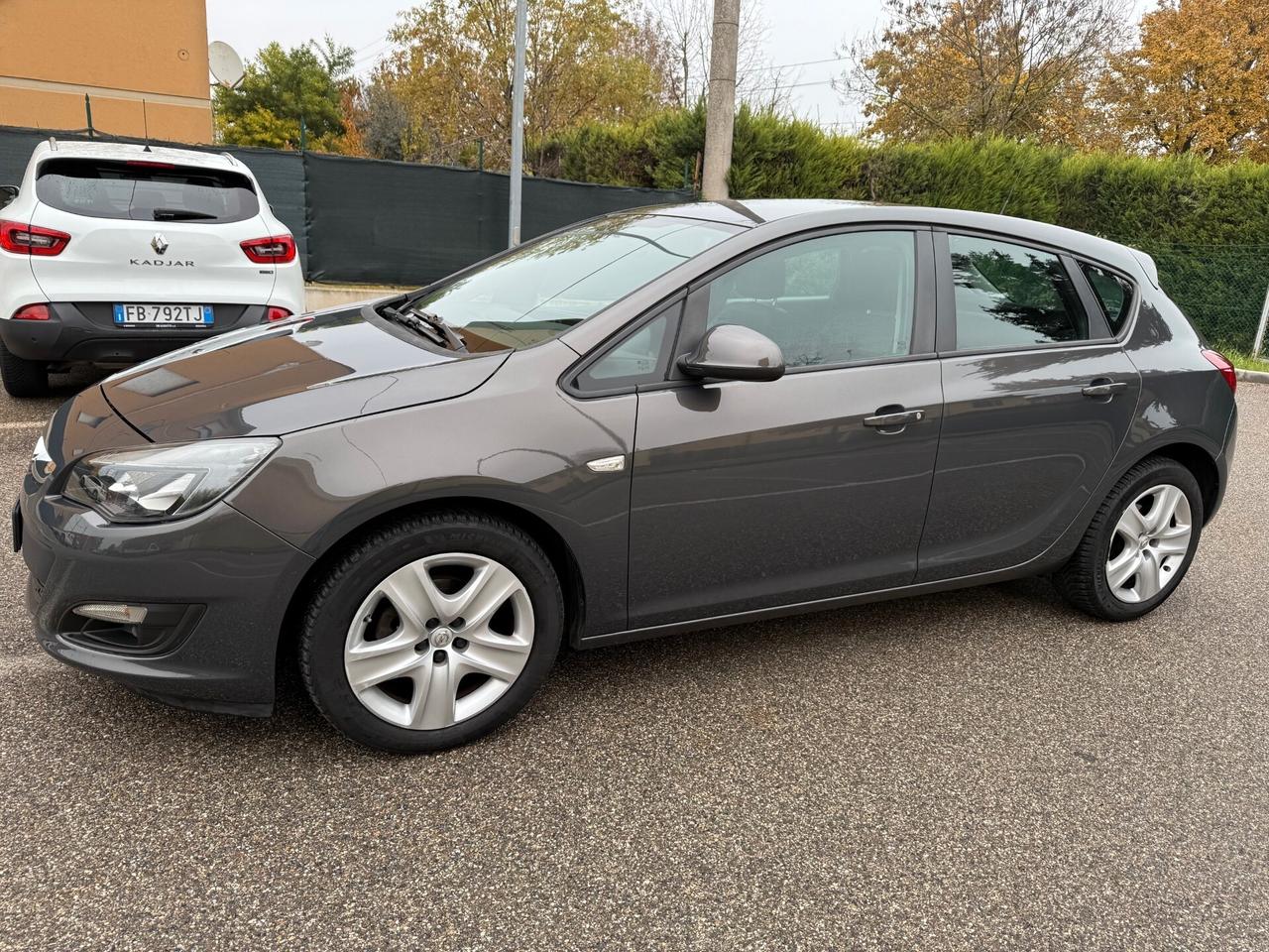 Opel Astra 1.4 GPL - NAV. - 12 MESI DI GARANZIA -