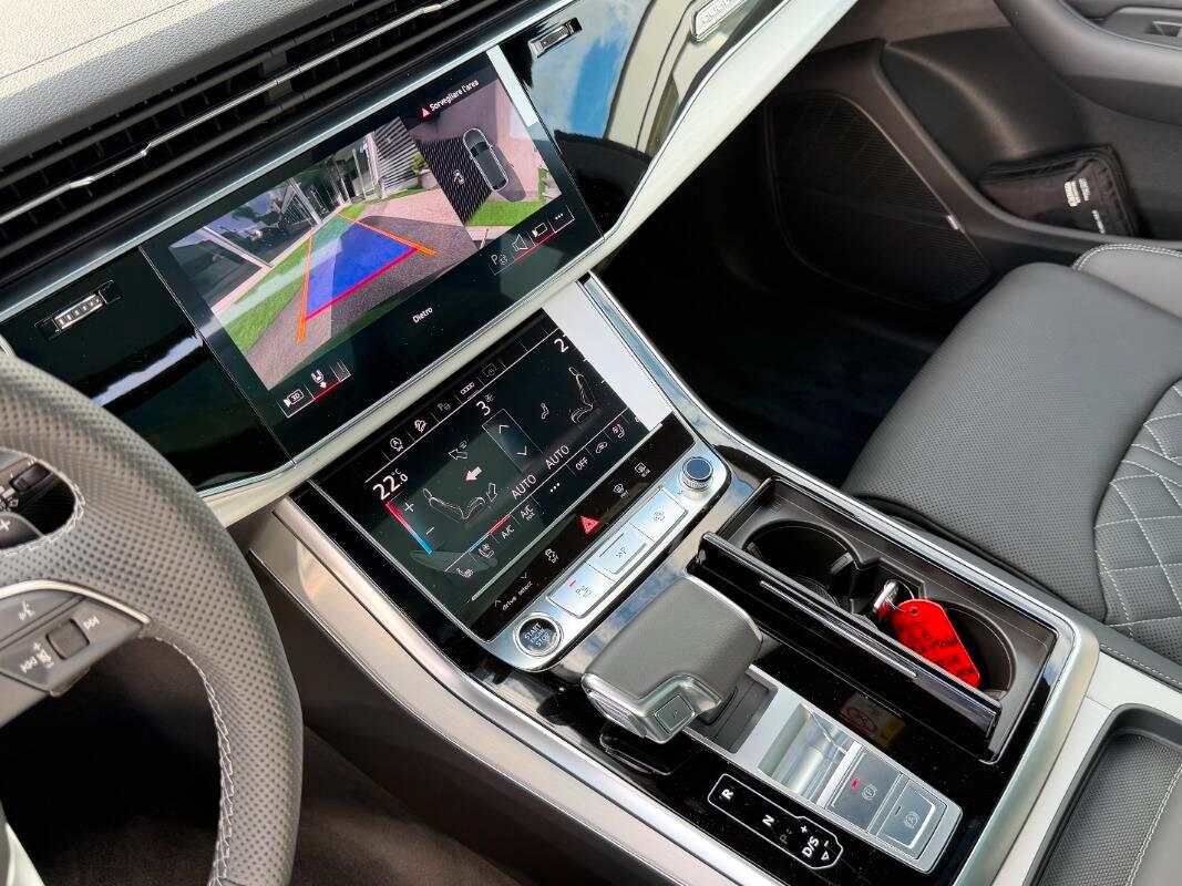 Audi Q8 3.0 tdi 286cv S line quattro Tetto Valcona Ventilati