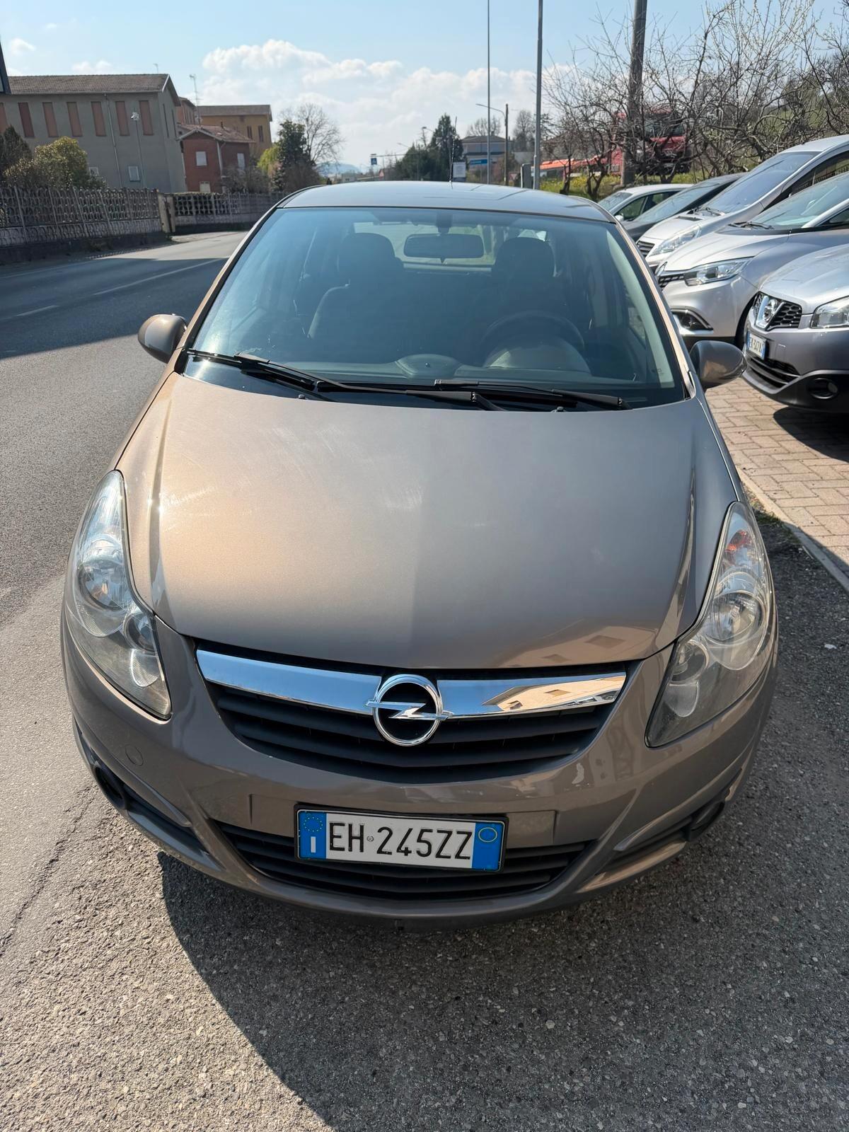 Opel Corsa 1.2 5P. Cosmo
