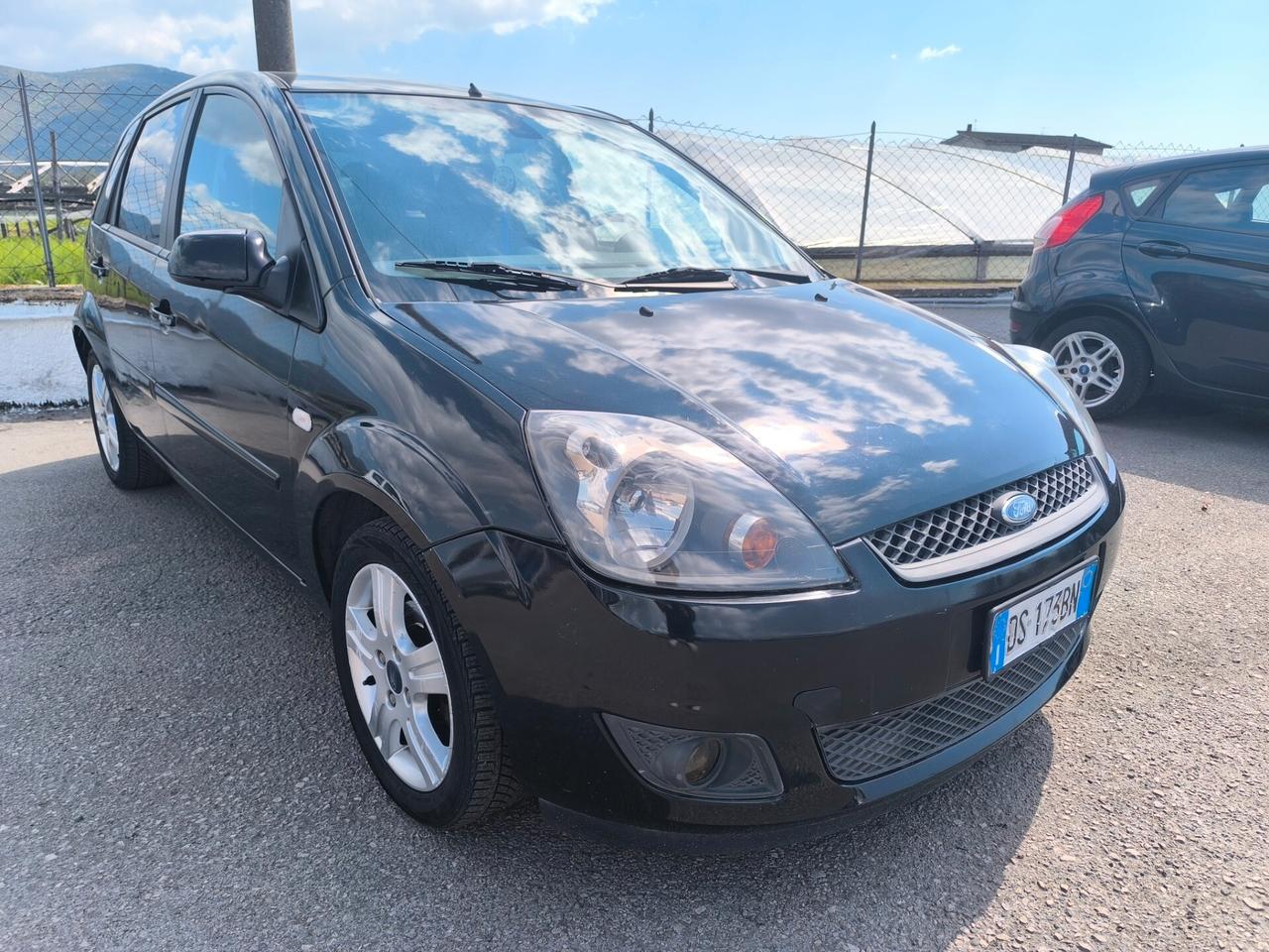 Ford Fiesta 1.2 16V 5p. Ghia