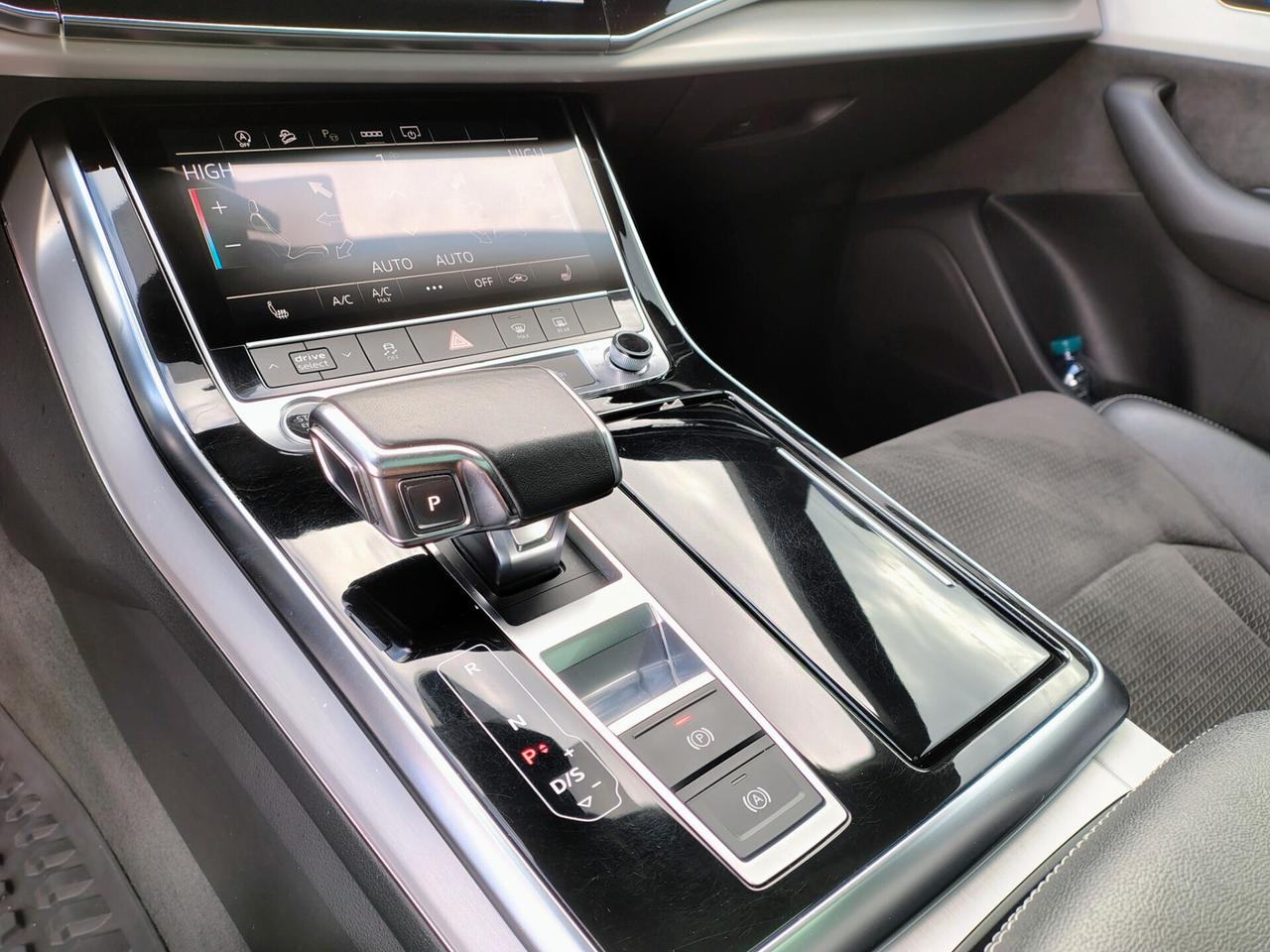 Audi Q8 55 TFSI e quattro tiptronic Sport