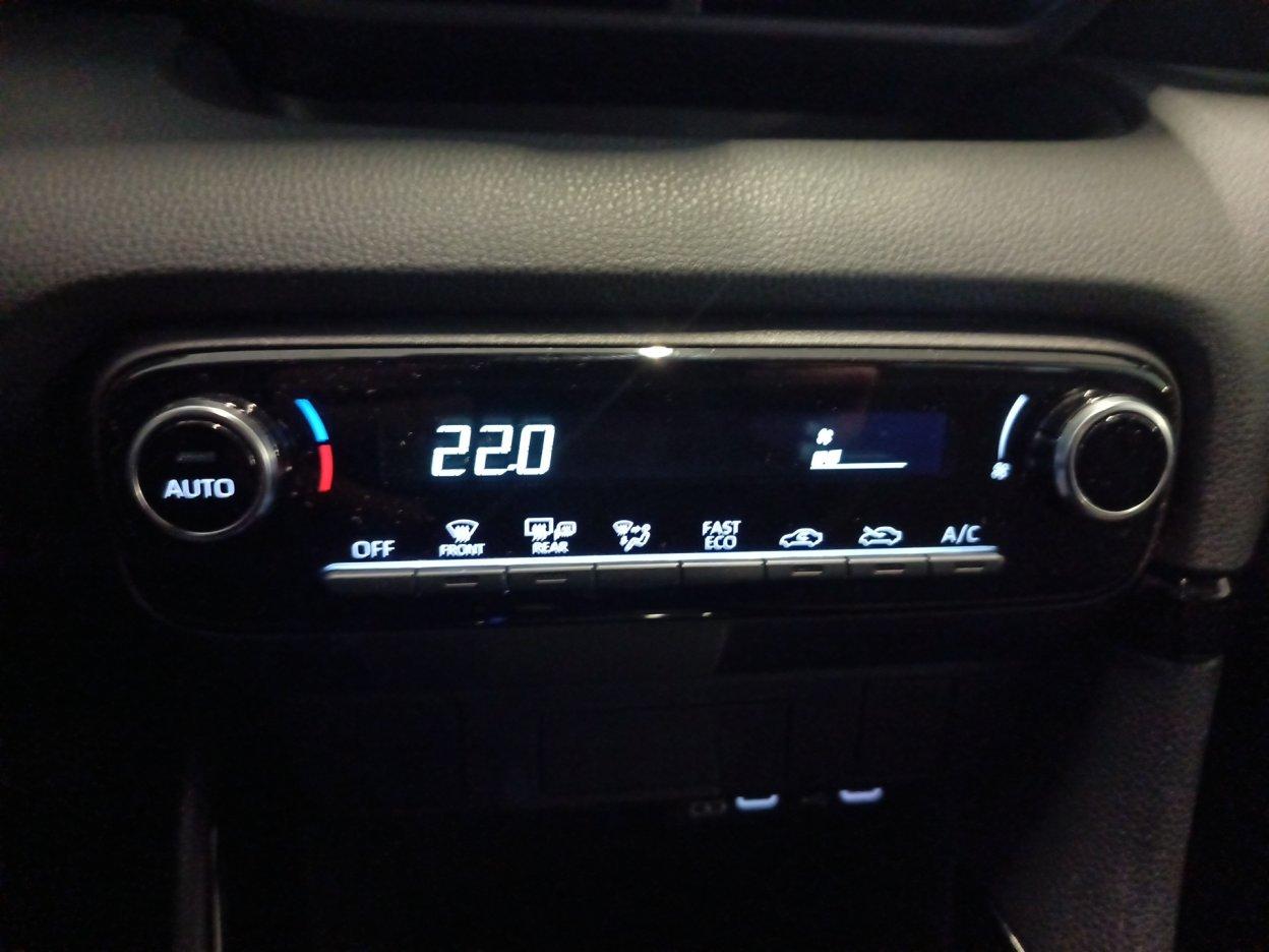 TOYOTA Yaris 4ª serie - Yaris 1.5 Hybrid 5 porte Trend