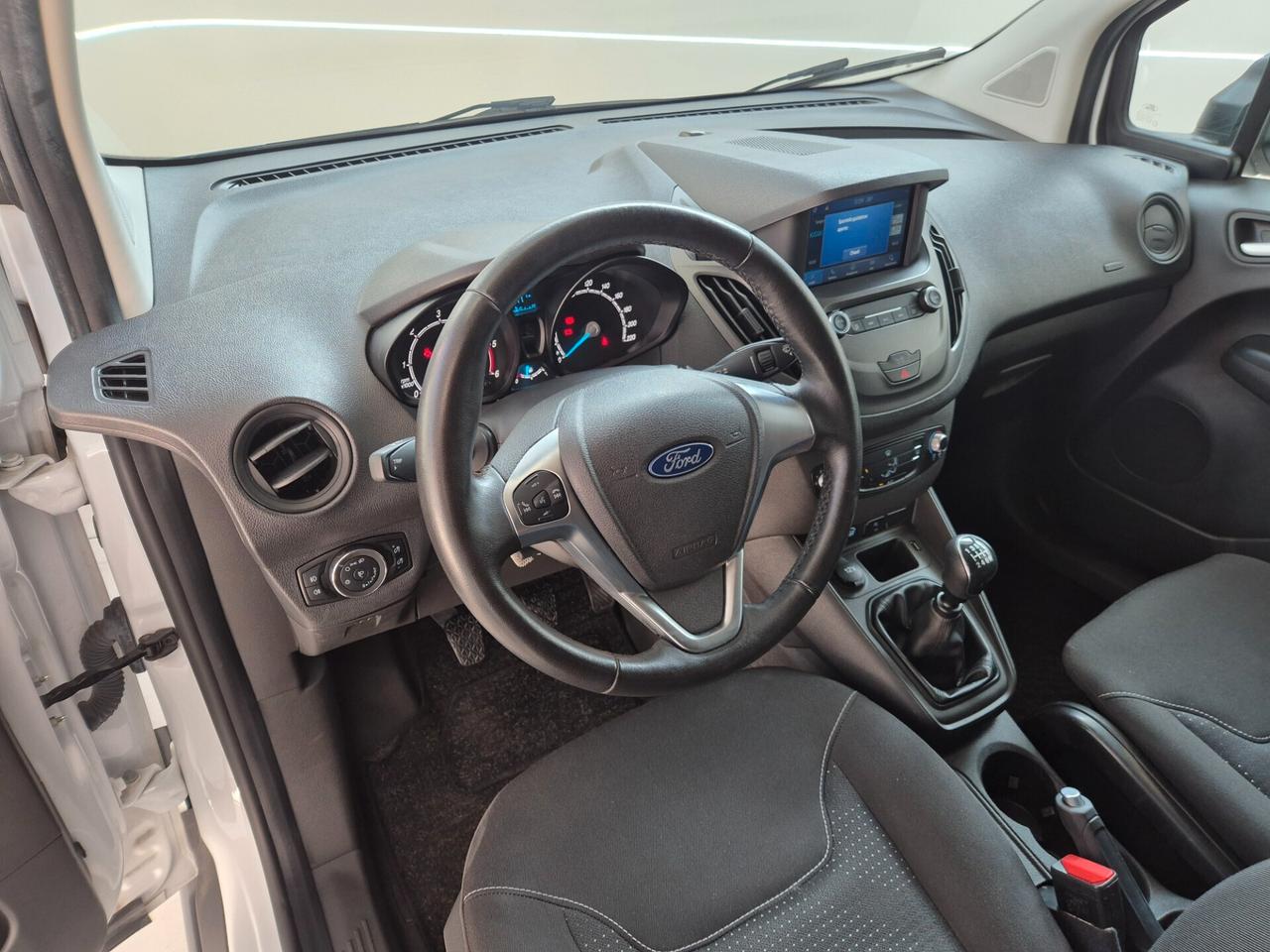 FORD TRANSIT COURIER