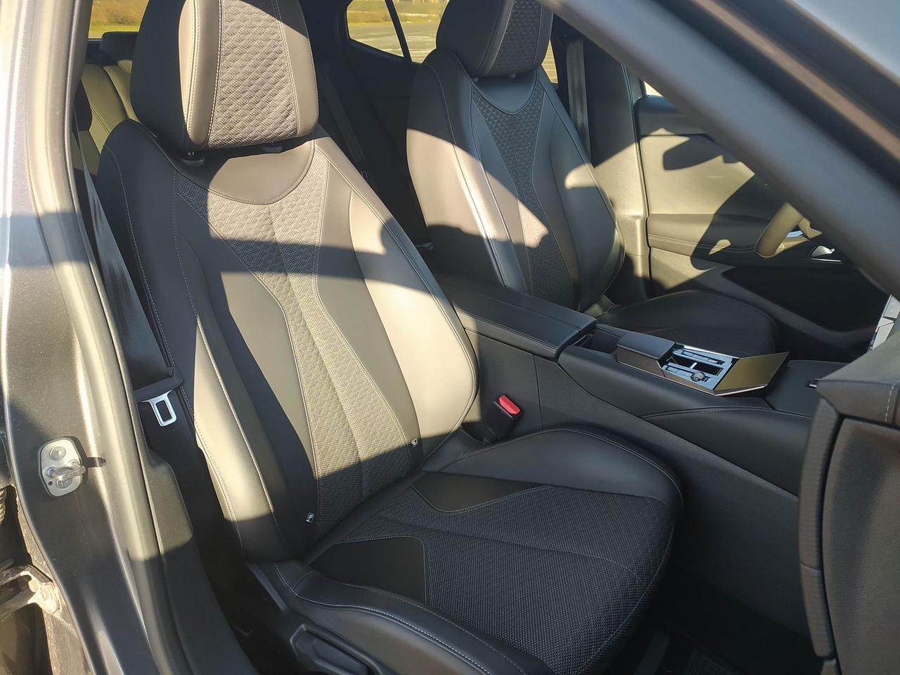 DS DS 4 Crossback Cross Trocadero 1.5 Blue H #8276