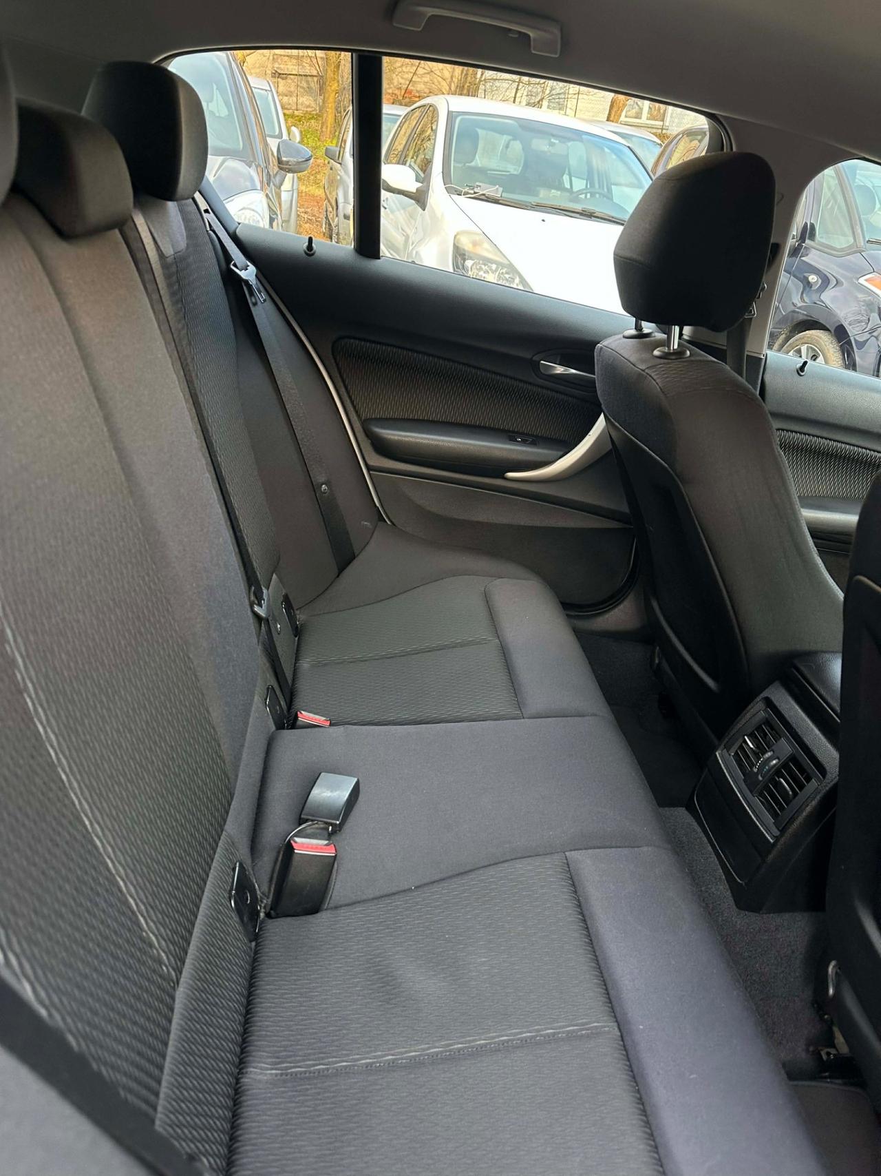 Bmw 116d 5P URBAN KMCERT AUTOMAT KMCERT GARANZKA