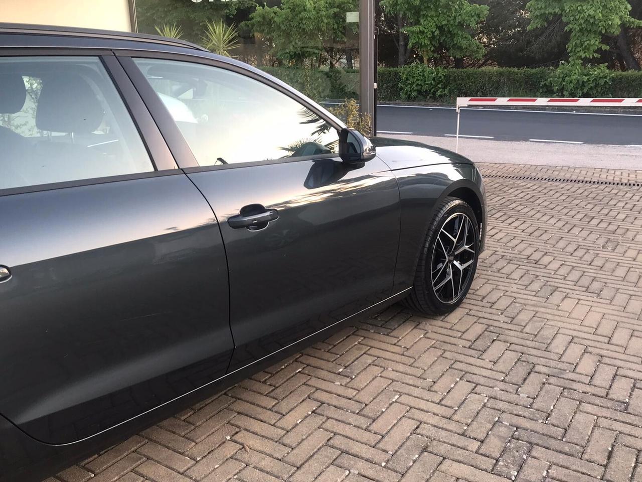Audi A4 Avant 40 TDI quattro S tronic Business
