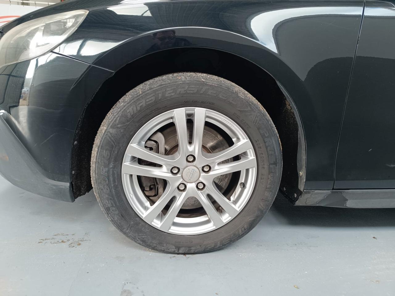 Volvo V40 Cross Country D2 Geartronic Momentum