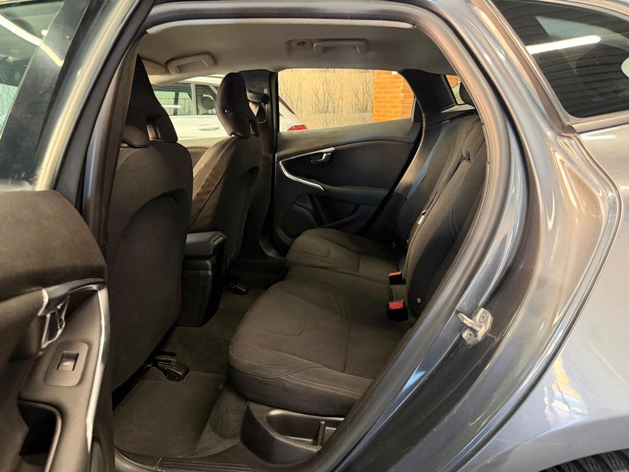 Volvo V40 D2 1.6 Summum