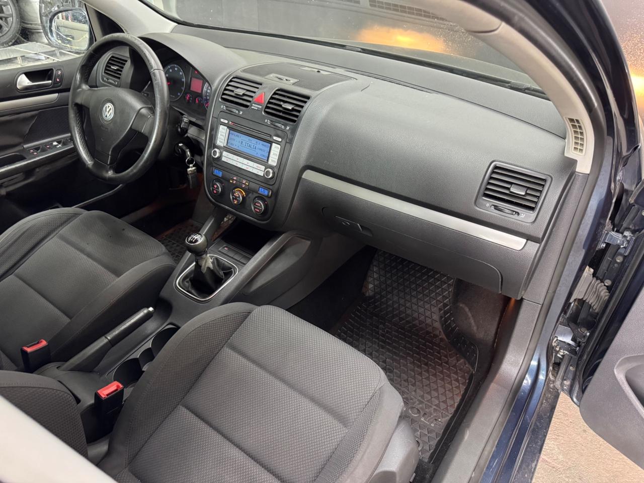Volkswagen Golf 1.6 16V FSI 5Porte ADATTA NEOPATENTATI