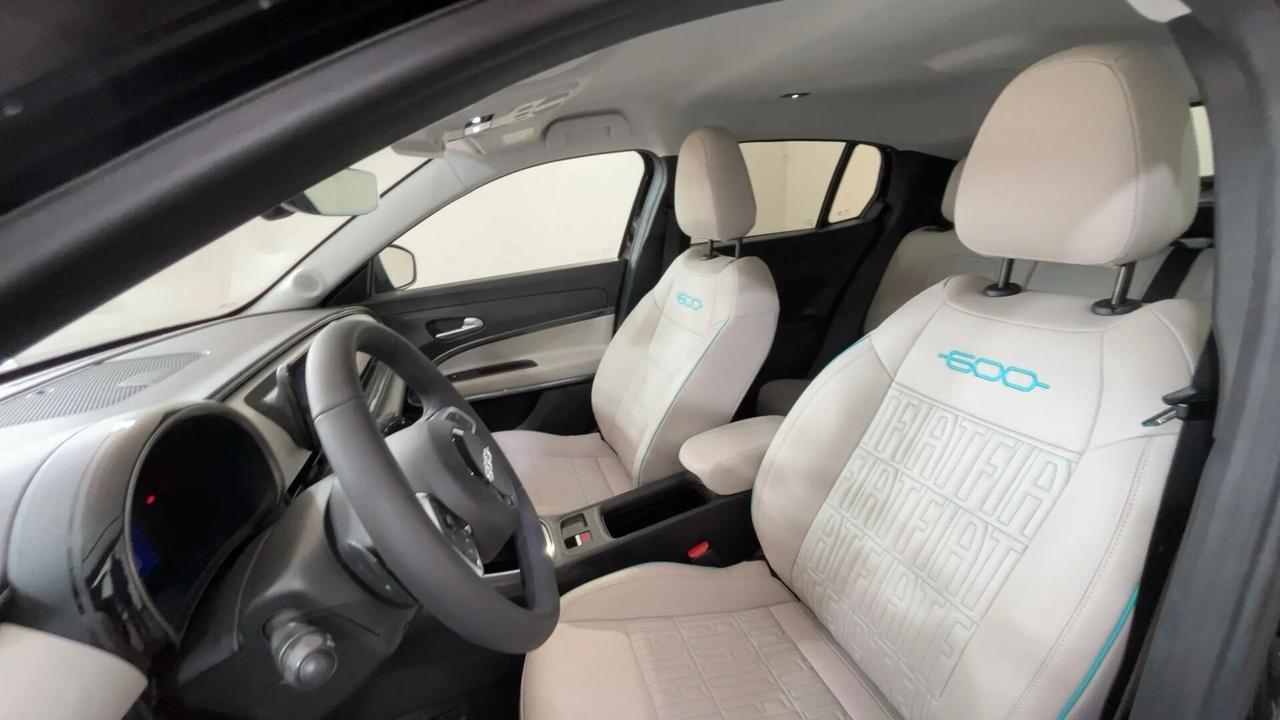 Fiat 600 Hybrid 145 CV DCT MHEV La Prima