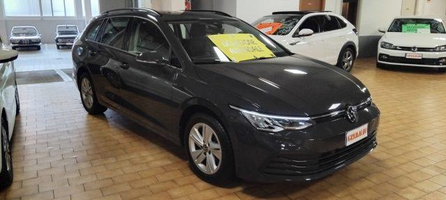 VOLKSWAGEN Golf VAR. 1.0 eTSI EVO DSG Life MILD HYBRID