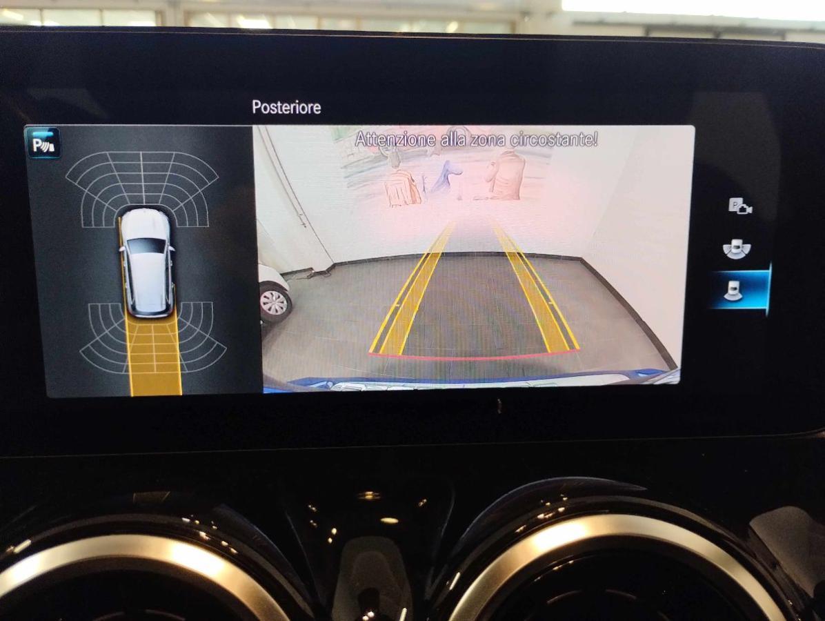 MERCEDES GLB 180d PELLE - TELECAMERA - APPLE - LED - GAR.24 MESI