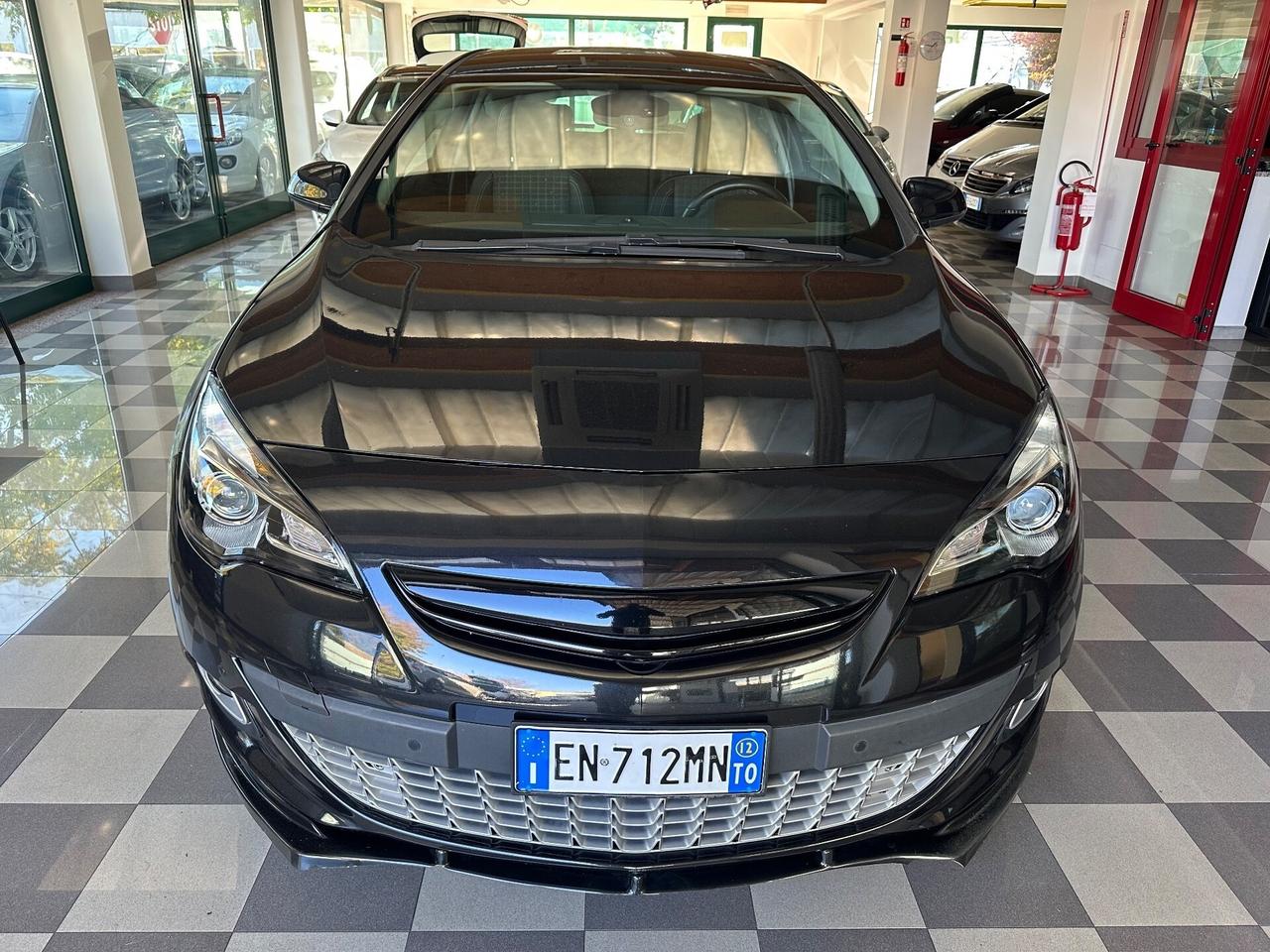 Opel Astra GTC 1.6 Turbo 180CV 3 porte Cosmo S