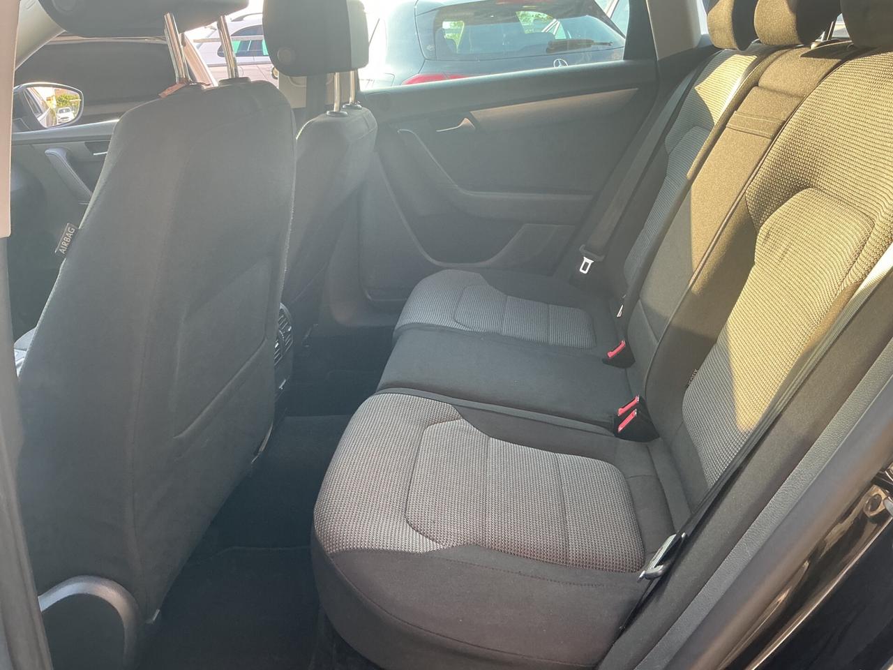 Volkswagen Passat 2.0 TDI DSG Highline BlueM. Tech.