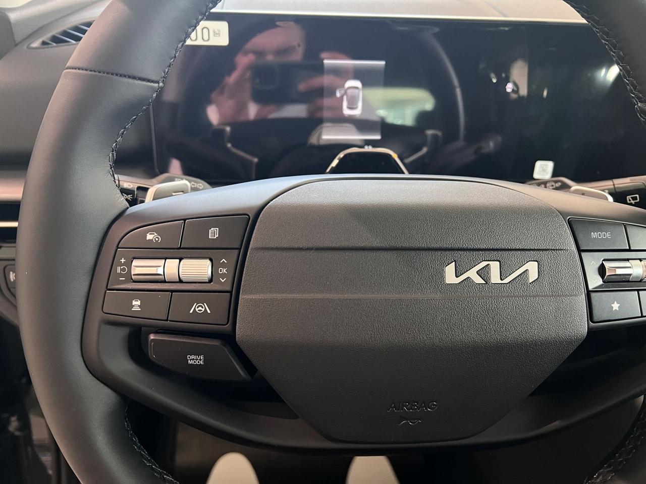 KIA Sportage V 2025 1.6 t-gdi Style dct7 + WINTER PACK!