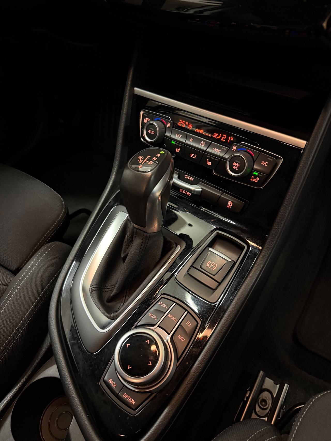 Bmw 220 220i sport tour