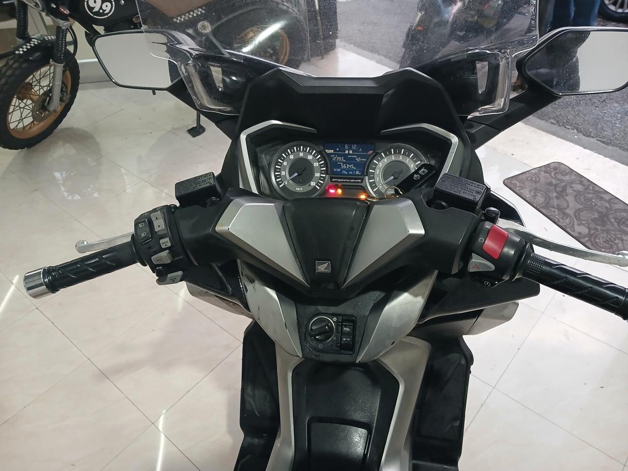 Honda Forza 300 SPORT