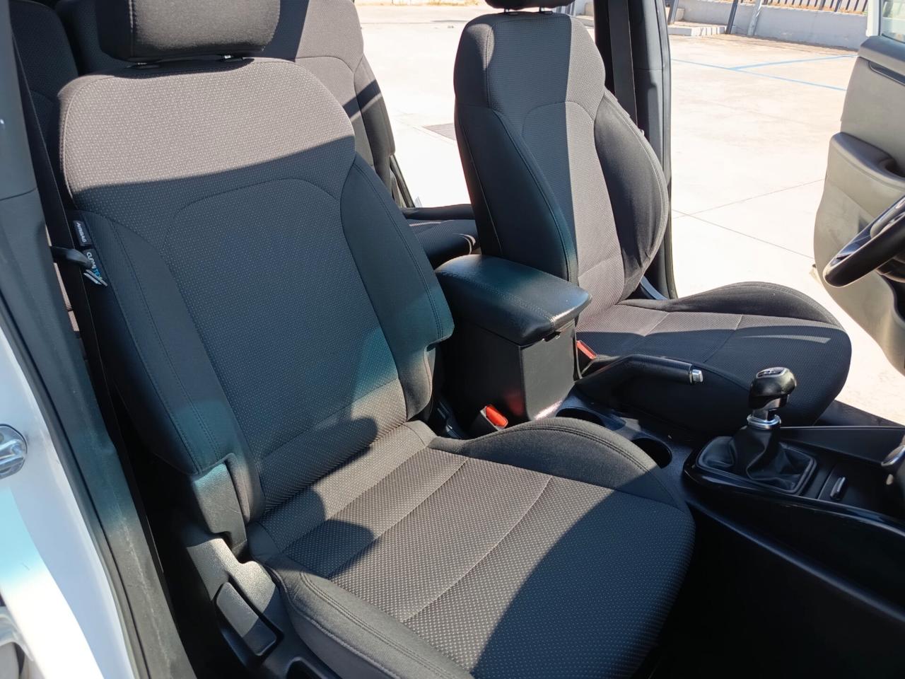 Kia Carens 1.7 CRDi 115 CV Class 7 posti