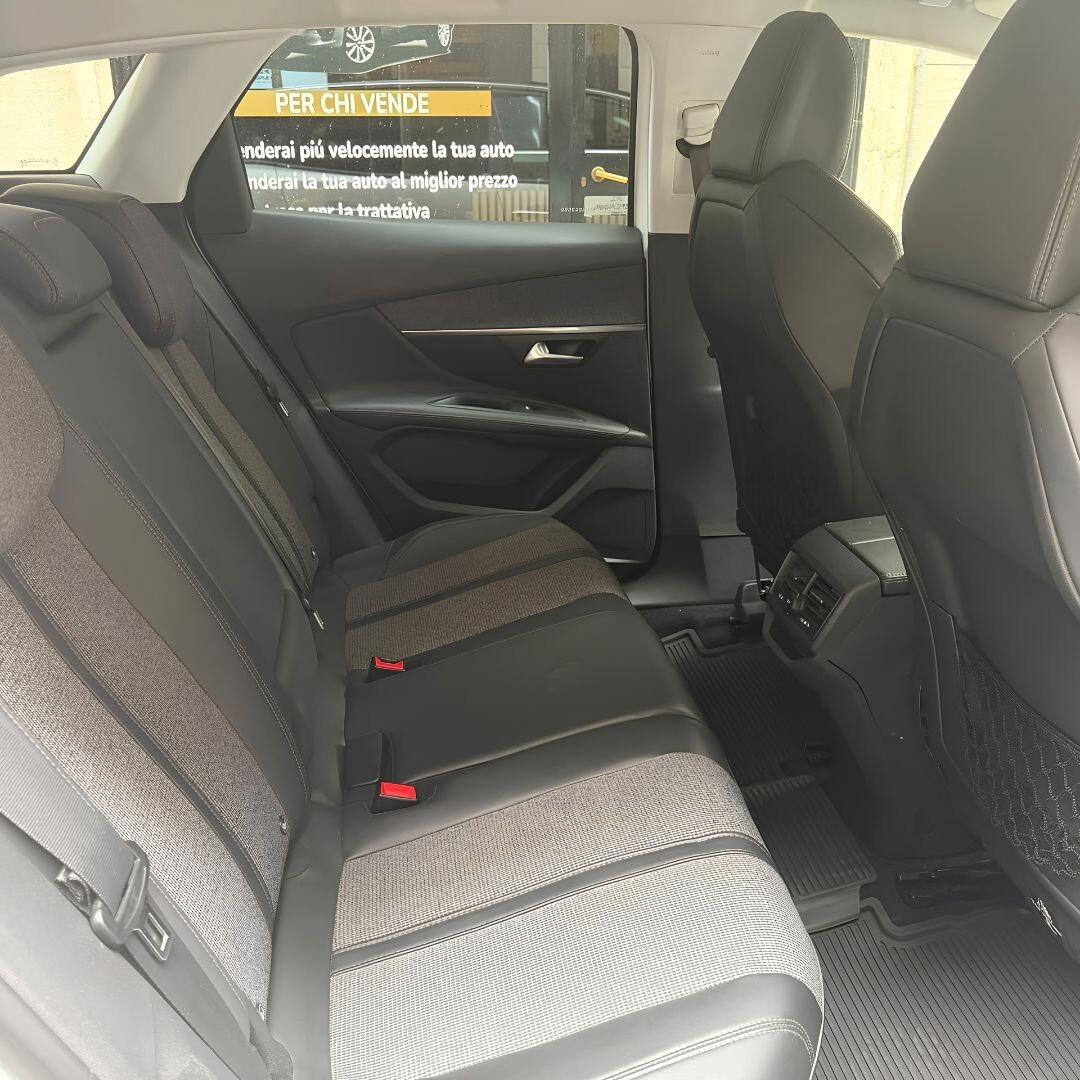 Peugeot 3008 BlueHDi - 120CV