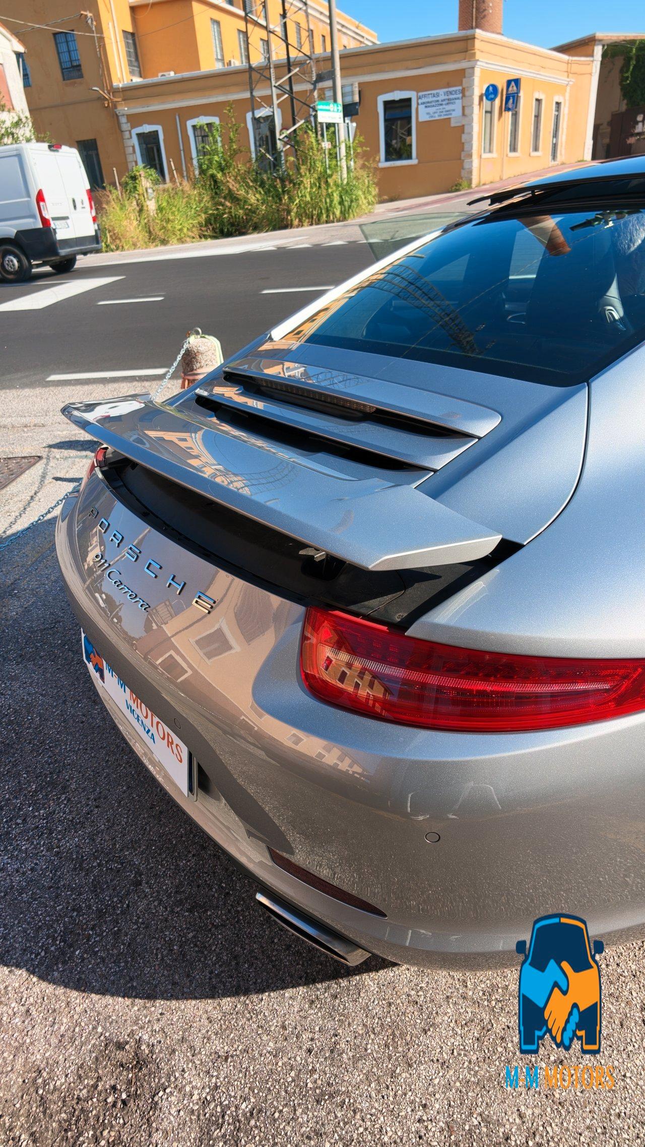Porsche 911 Coupe 3.4 Carrera 4