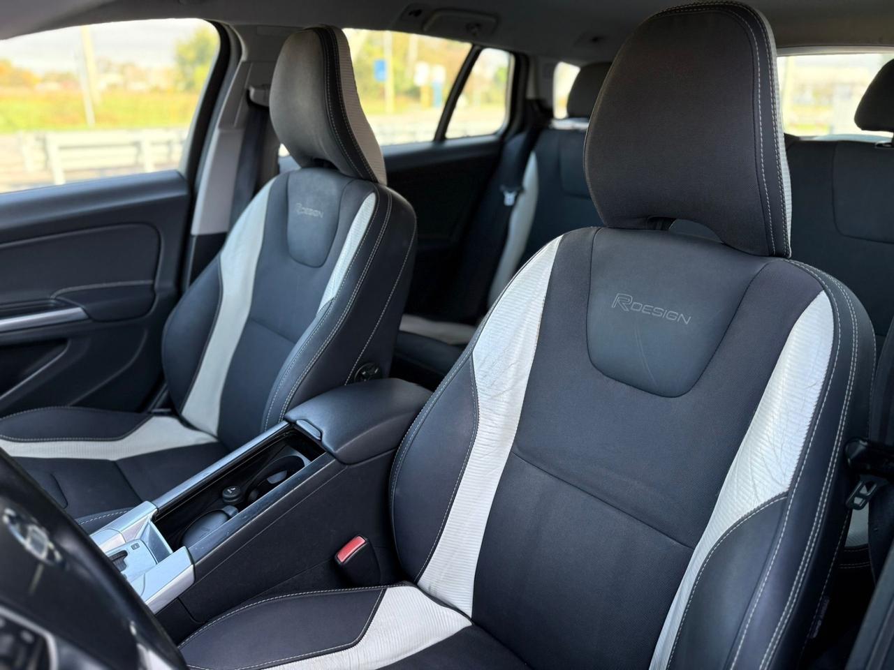 Volvo V60 D5 Geartronic R-design