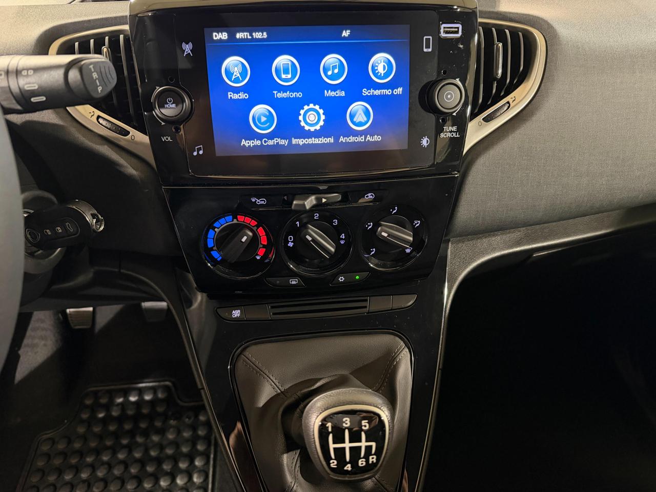 Lancia Ypsilon 1.0 firefly hybrid Gold s&s 70cv