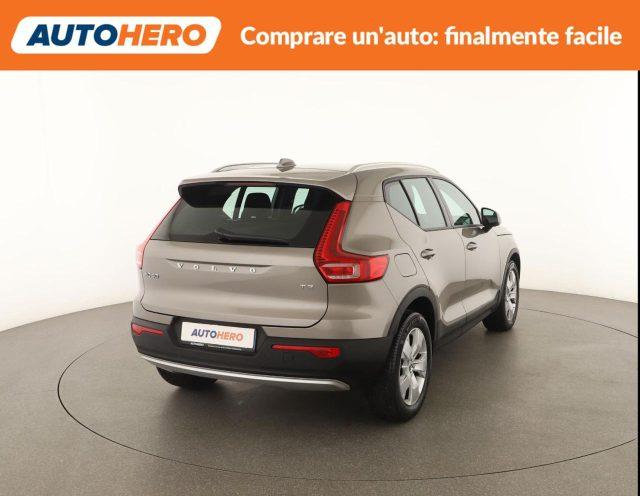 VOLVO XC40 T3 Momentum Pro