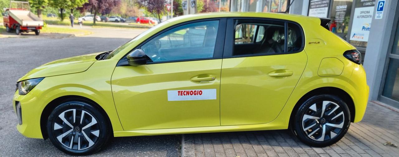 Peugeot 208 1.2 STYLE 100 CV KM ZERO X NEOPATENTATI 6 MARCE
