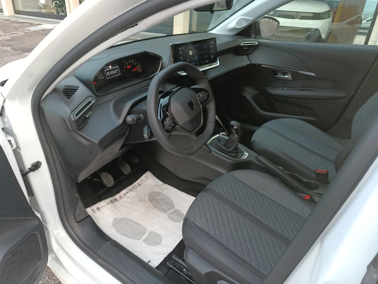 Peugeot 208 1.2 benzina