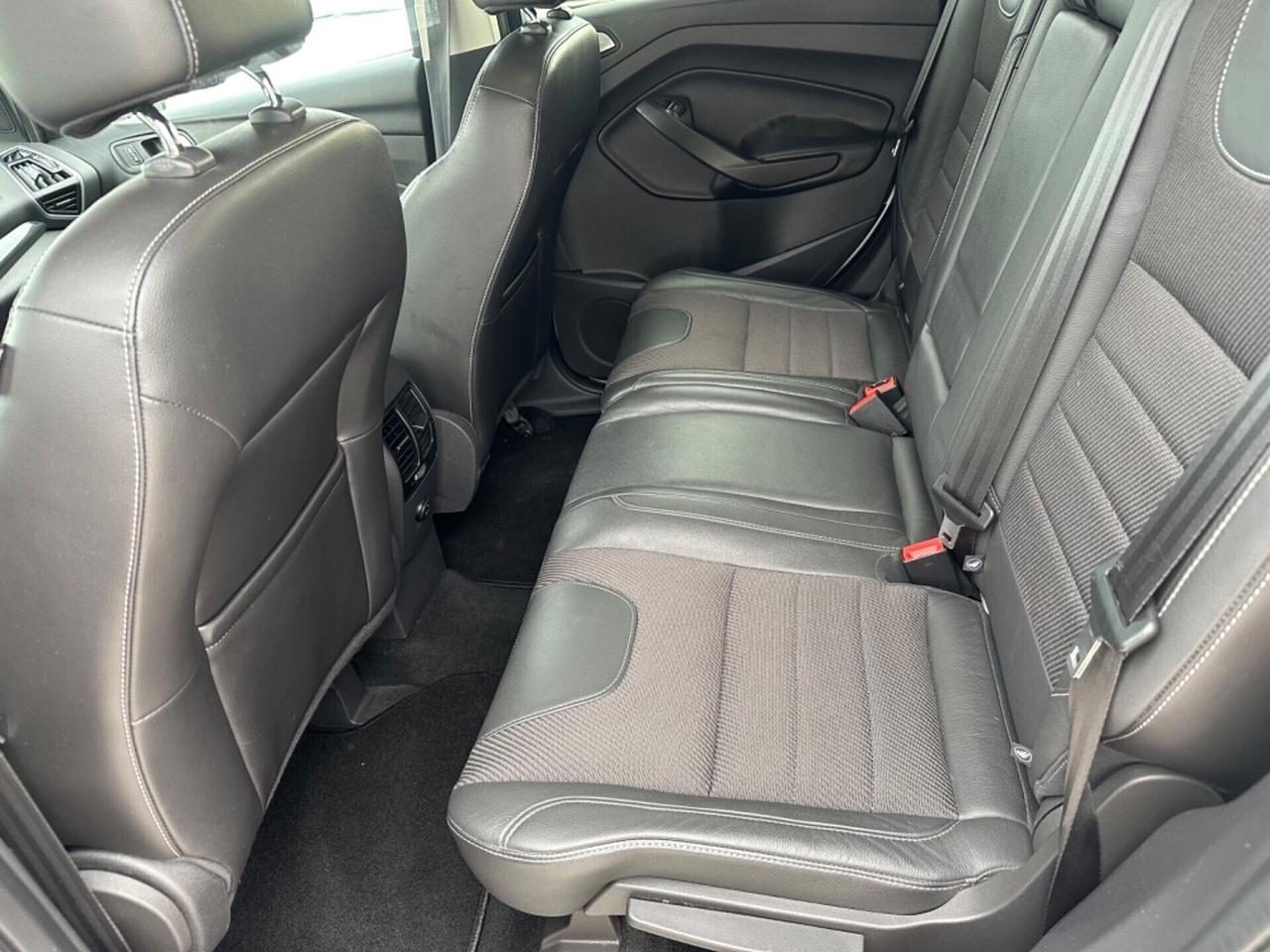 Ford Kuga 2.0 TDCI 163 CV 4WD Powershift Titanium