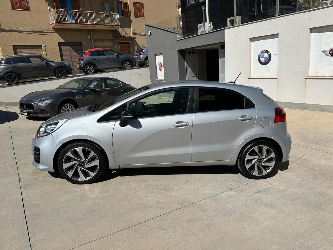 Kia Rio 1.1 CRDi 5p. Cool Adatta a Neopatentati